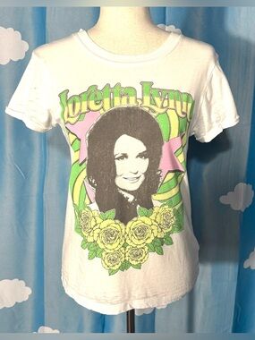 Loretta Lynn distressed retro 70s white screen print tshirt.  XS
